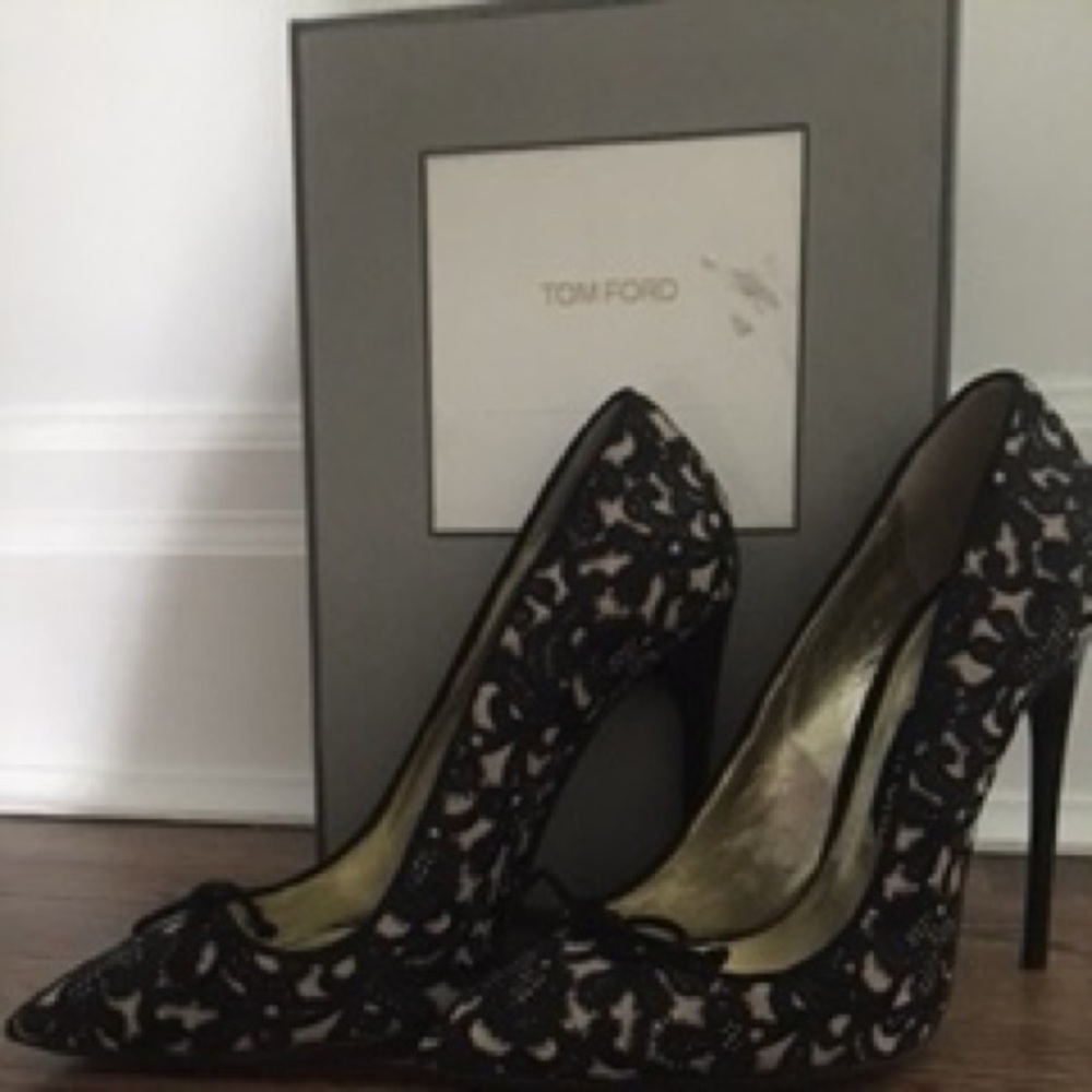 TOM FORD pumps with embroidery on suede